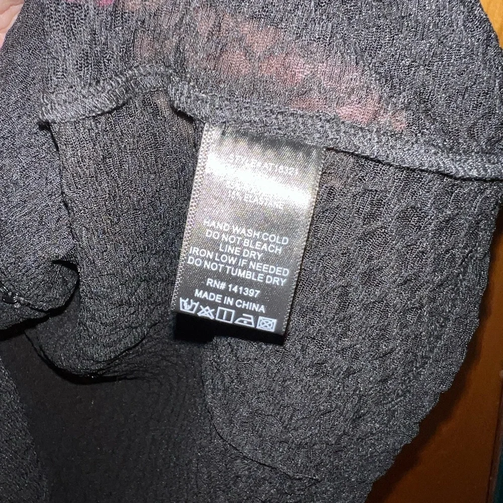 Astr Textured Collared Hook-Closure Top - Picture 5 of 6